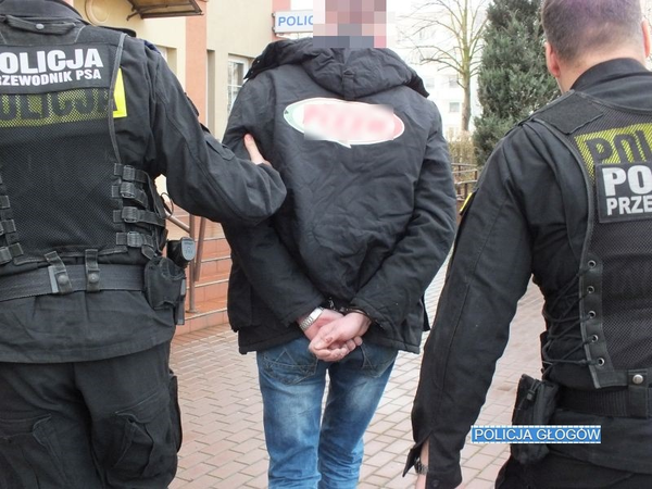 Uciekający kierowca na „dwóch gazach”