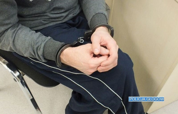 Imprezowali, gdy nagle uderzył. Usłyszał już zarzuty  