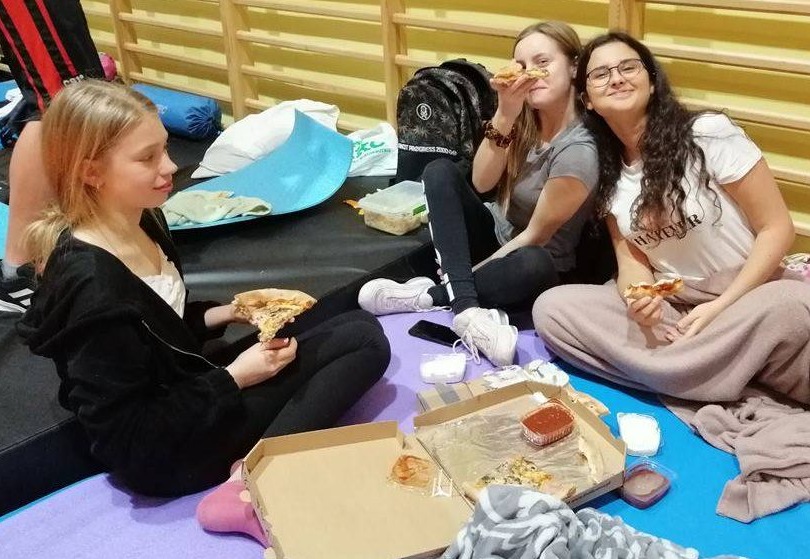 W szkole aż do rana