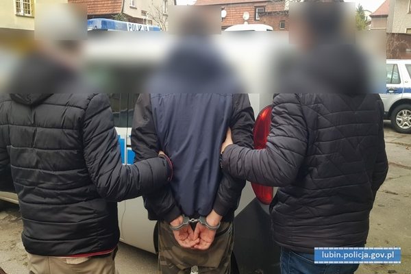 17-latek ukradł biżuterię własnej matce