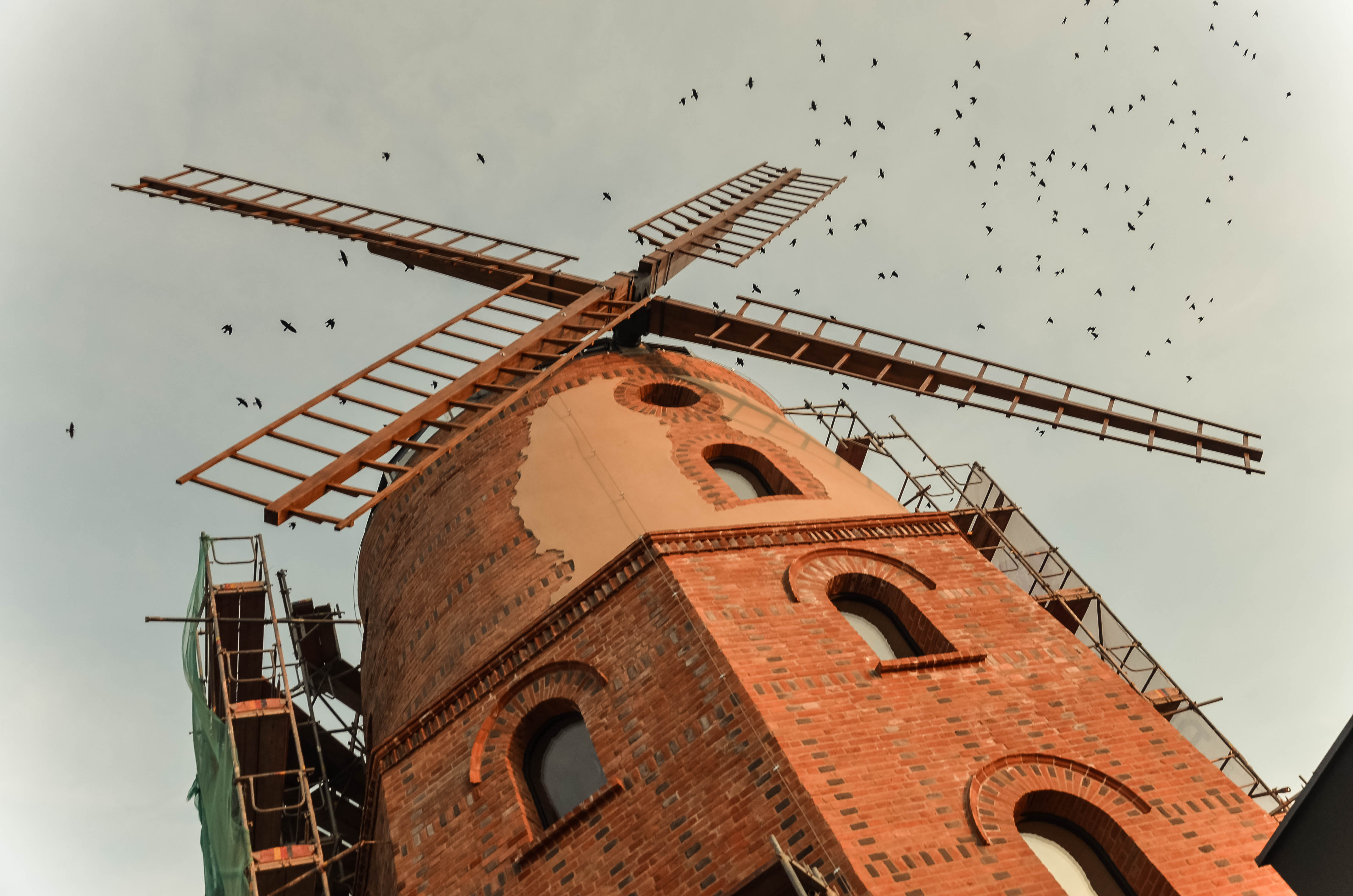 Polkowicki wiatrak ma wreszcie skrzydła