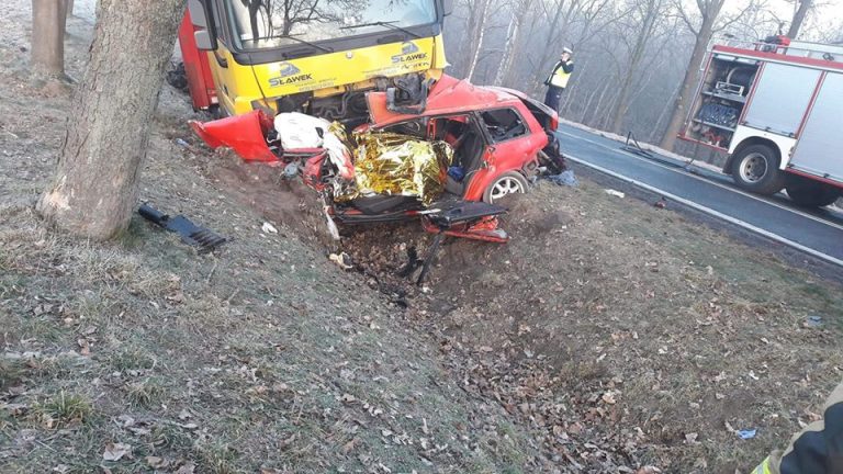 Tragedia na drodze! Dwie osoby zginęły na miejscu
