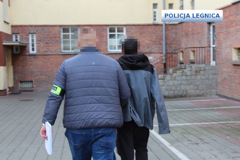 Ukradł skrzypce z 18. wieku. Grozi mu 15 lat więzienia