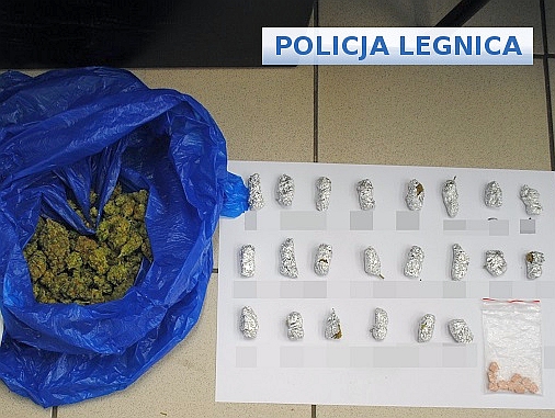 19-latek miał reklamówkę pełną narkotyków