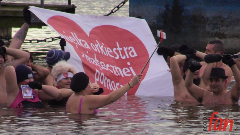 Finał WOŚP w lodowatej kąpieli (FOTO, WIDEO)