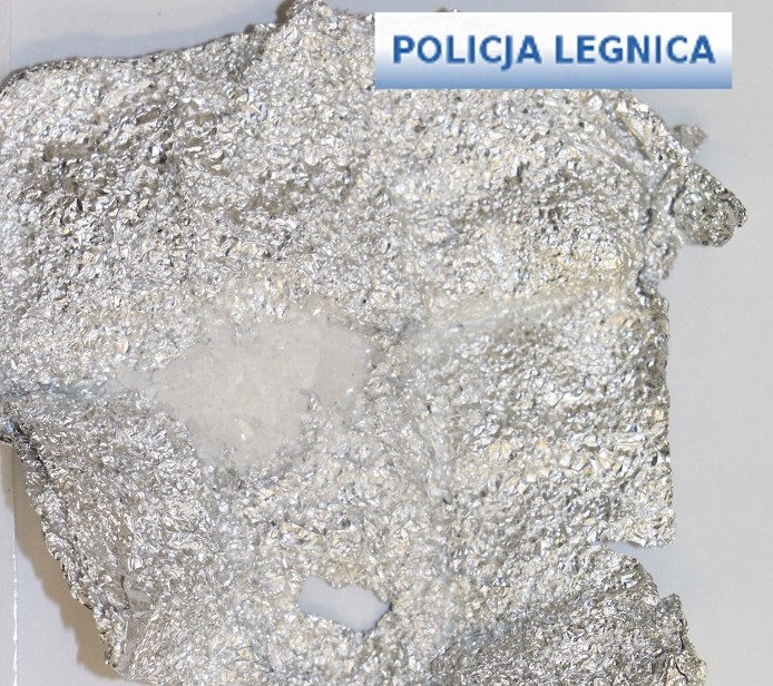 Był poszukiwany dwoma listami gończymi. Wpadł z amfetaminą