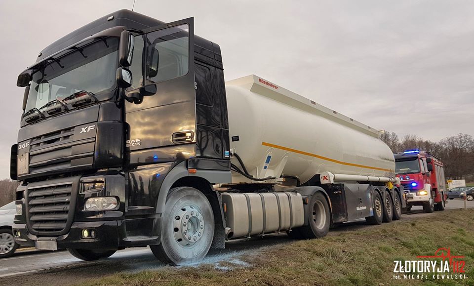 Kierowca cysterny sam ugasił pożar (FOTO)