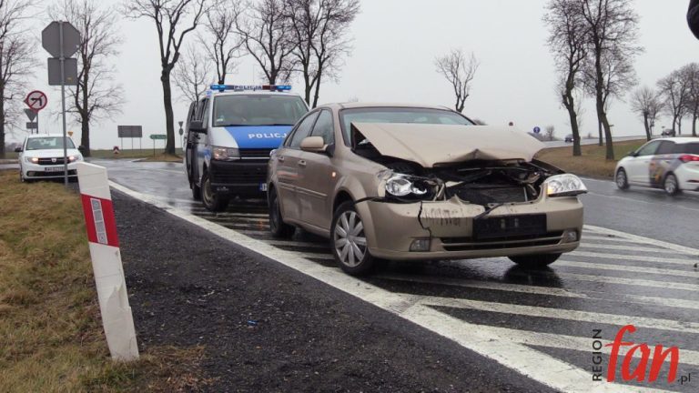 Stłuczka na „trójce” (FOTO)