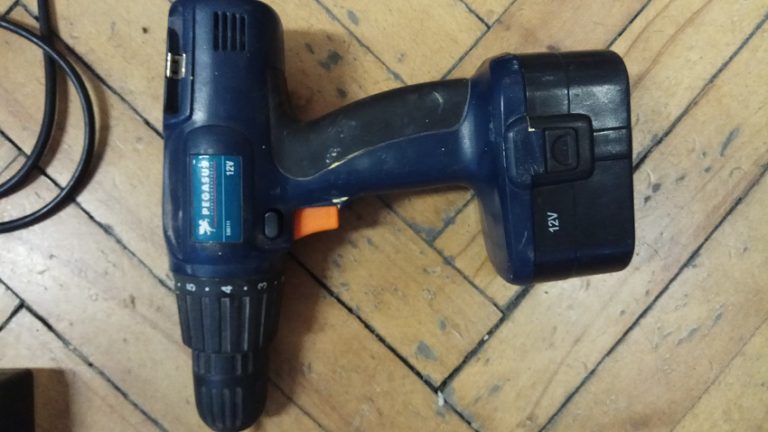 Nakradli na ponad 10 tys. zł. Włamywacze w rękach policji (FOTO)