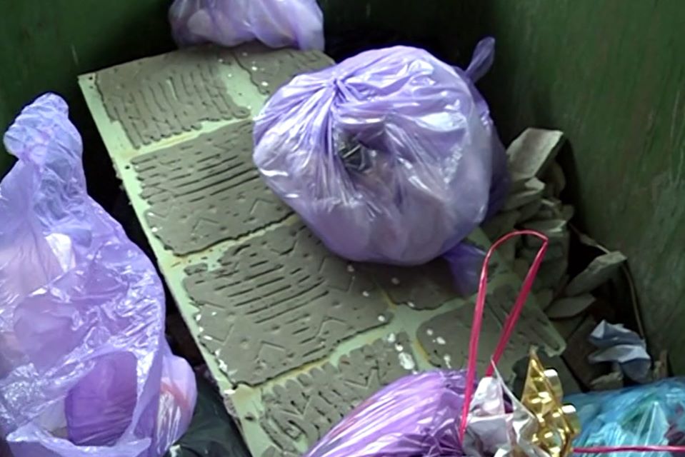 Gruz w kontenerze. Za wywóz zapłacą mieszkańcy