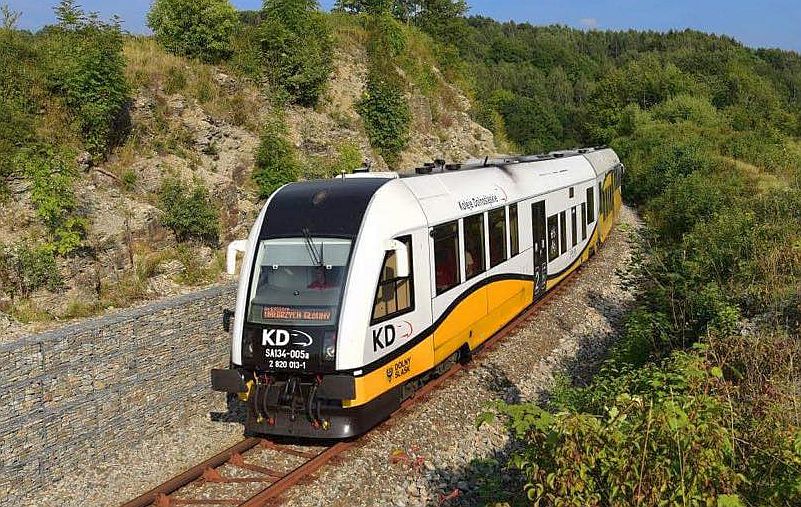 Wakacyjne zmiany w rozkładzie jazdy pociągów