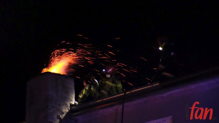 Z komina poszedł ogień (FOTO, WIDEO)