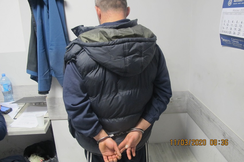 Wymusił pierwszeństwo na radiowozie. Był kompletnie pijany