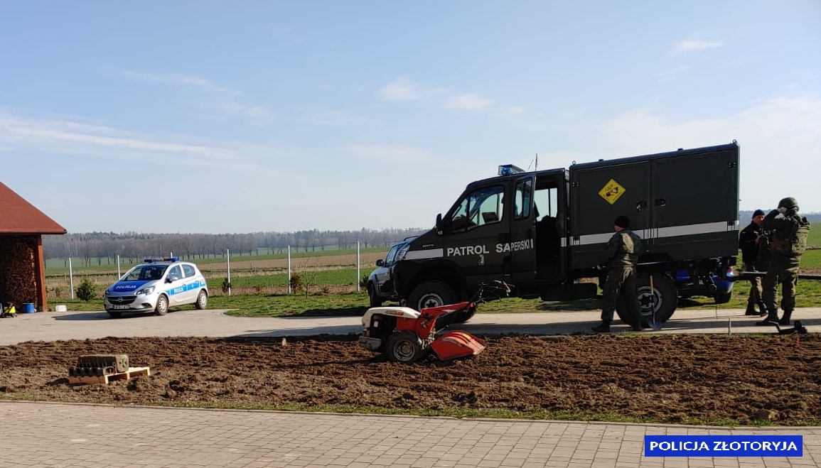 Przy swojej posesji wykopał granat moździerzowy