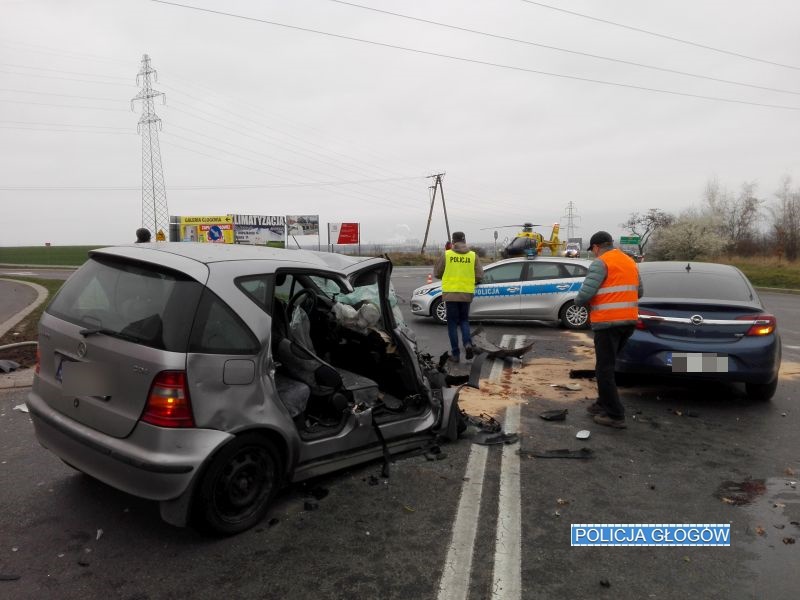 Groźny wypadek na krajowej „12”. Trzy osoby w szpitalu (FOTO)
