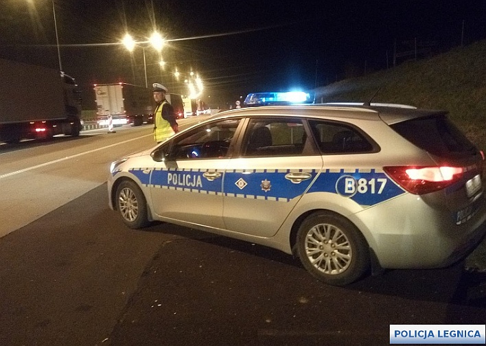 Legniccy policjanci pomagają pilnować granicy