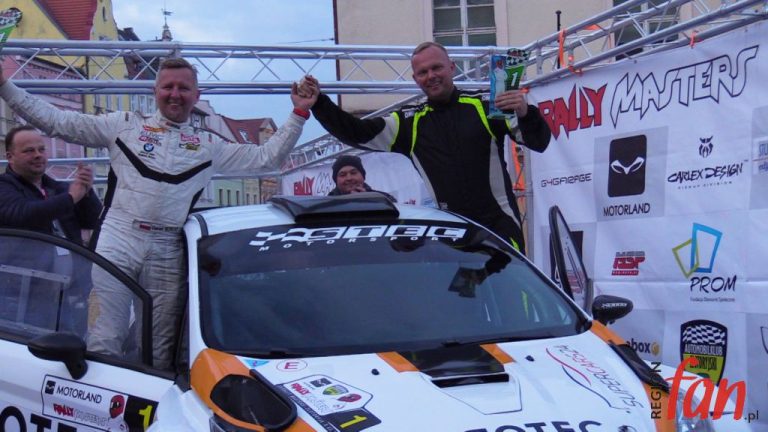 Szybkie samochody i kobiety za kółkiem (FOTO, WIDEO)