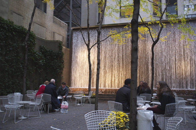 Mieszczuchy wypoczną w kieszonkowym parku