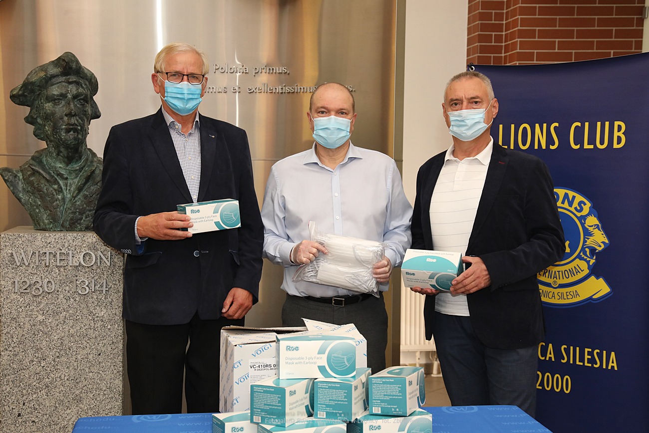 Trzy tysiące maseczek dla pracowników regionalnych szpitali