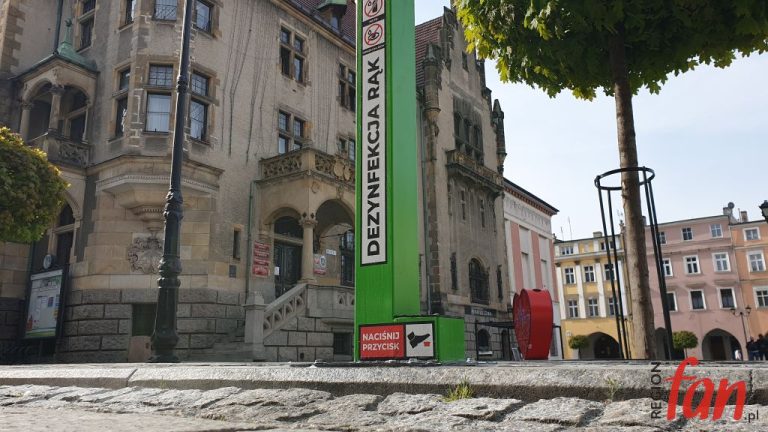 Miejski dozownik poleca się mieszkańcom (FOTO)