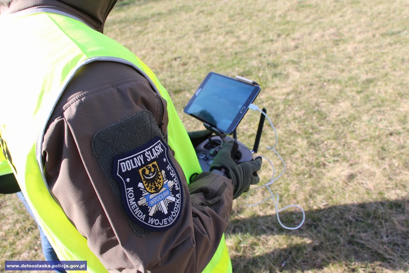 Popatrz do góry, to policyjny dron