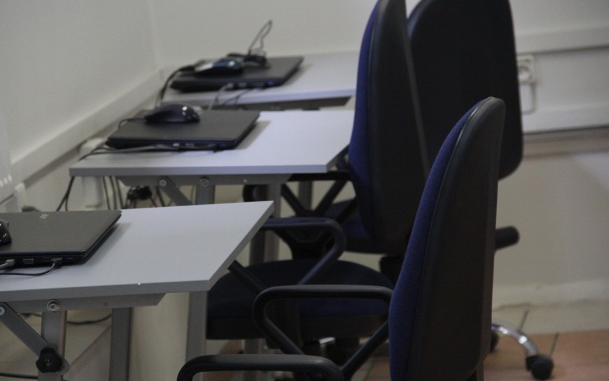 Pożyczają komputery potrzebującym