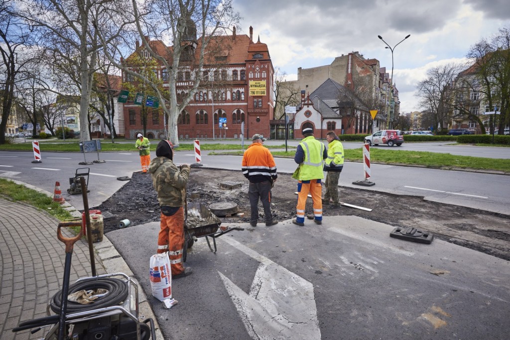 Wymieniają nawierzchnię na ul. Muzealnej. Są utrudnienia w ruchu