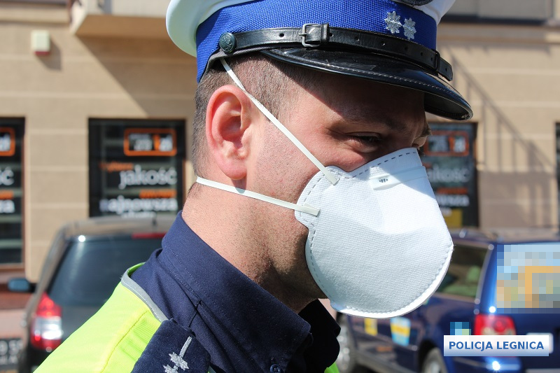 Zapłacą po 5 tys. zł za to, że nie zasłonili twarzy