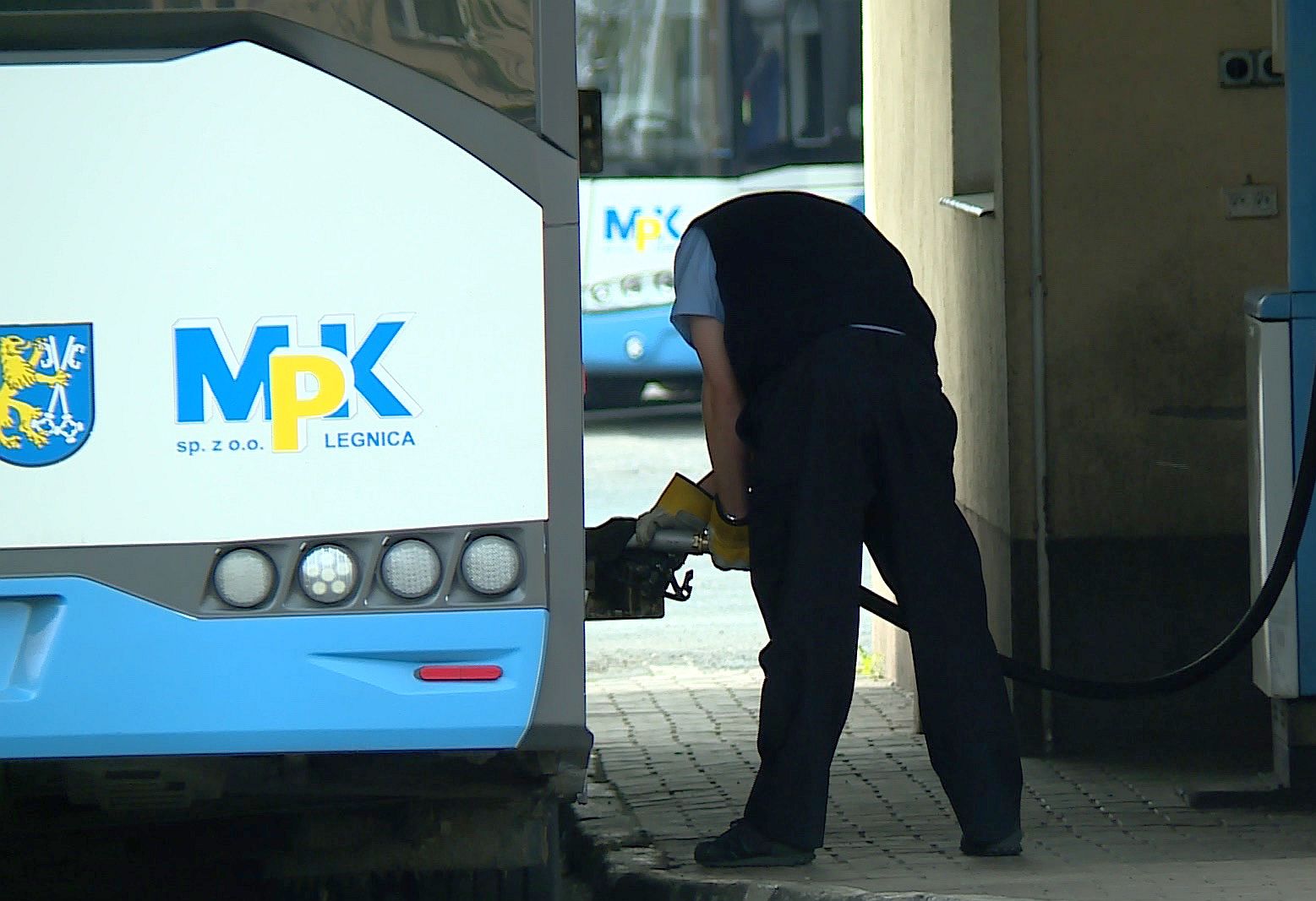 Kierowcy wożą powietrze, straty idą w miliony (WIDEO)