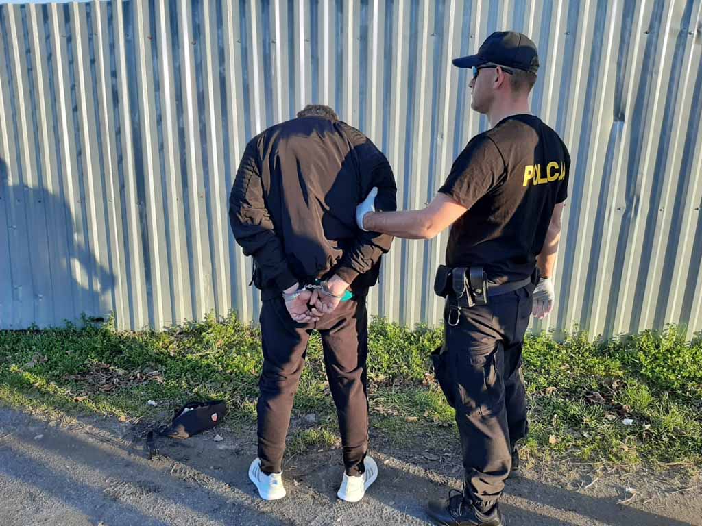 Dealer narkotyków wpadł z towarem (FOTO, WIDEO)