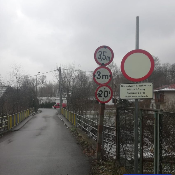 Droga zamknięta, a kierowcy jeżdżą na pamięć