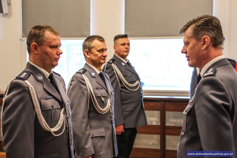 Policjanci świętowali awanse, lekceważąc stan epidemii