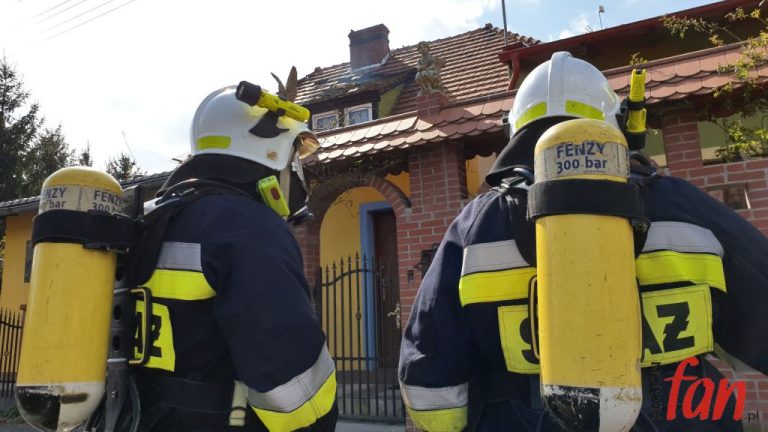 Pożar na poddaszu (FOTO, WIDEO)