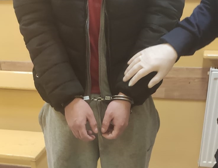 36-latek znęcał się nad swoimi rodzicami (WIDEO)