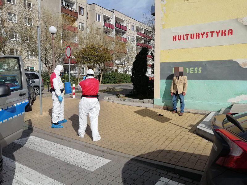 Zaatakował syna nożem i uciekł z kwarantanny