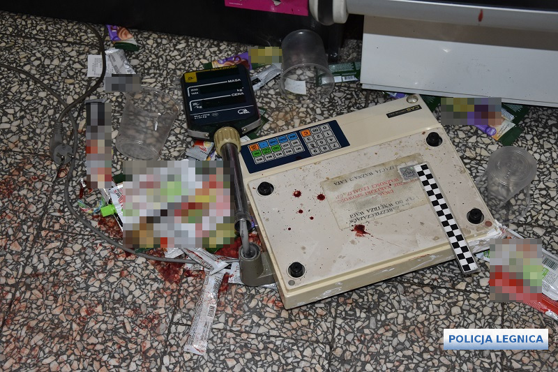 Zdemolował sklep, bo nie chciał stać w kolejce (WIDEO)