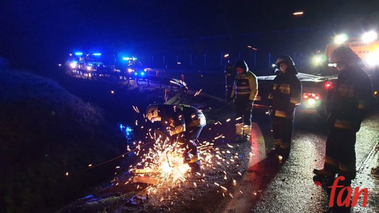 Dachowanie na A4 (FOTO)