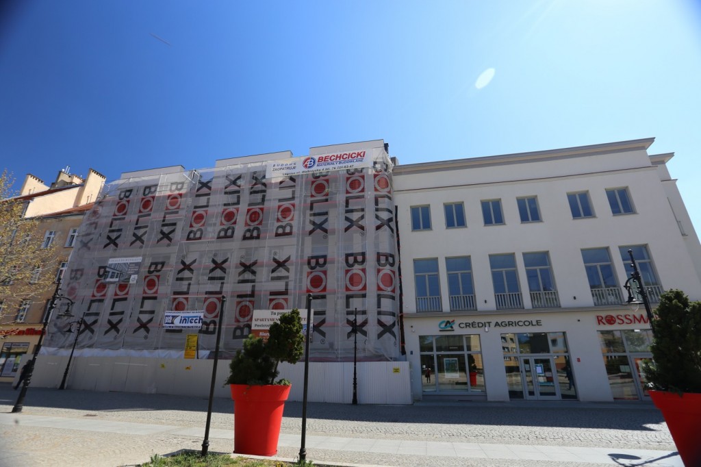 Na dawnym Manhattanie rośnie piękna kamienica (FOTO)