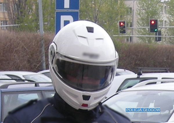 Ukradł kask i chciał go sprzedać w sieci