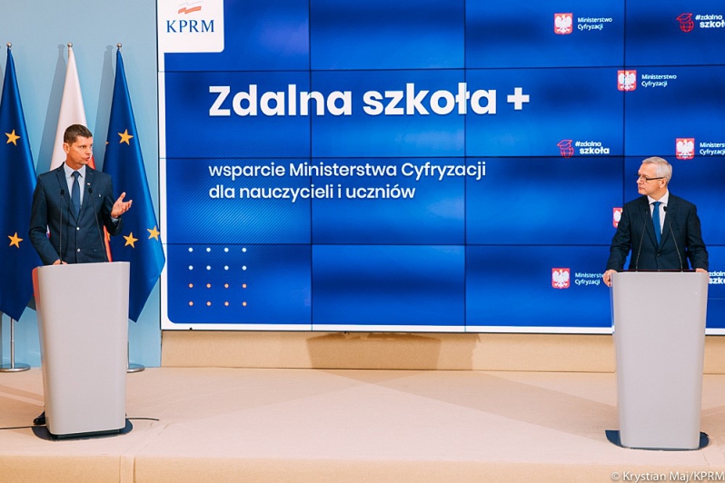 Zdalna szkoła+ zdaje egzamin