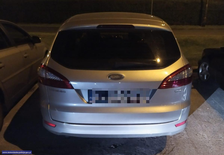 Złodzieje samochodów złapani na gorącym uczynku