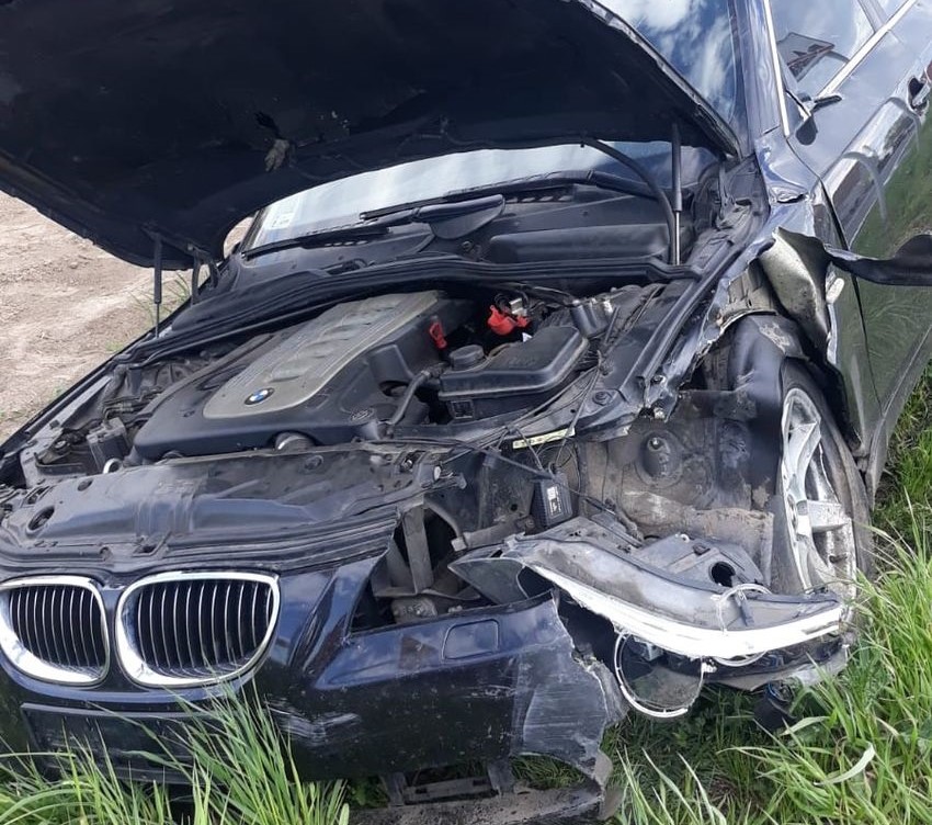 Motocykl uderzył w osobówkę. Dwie osoby w szpitalu (FOTO)