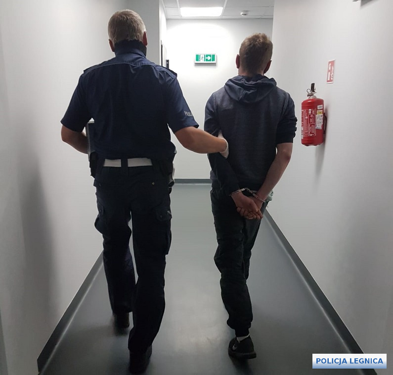 Zdradziły go zaczerwienione oczy