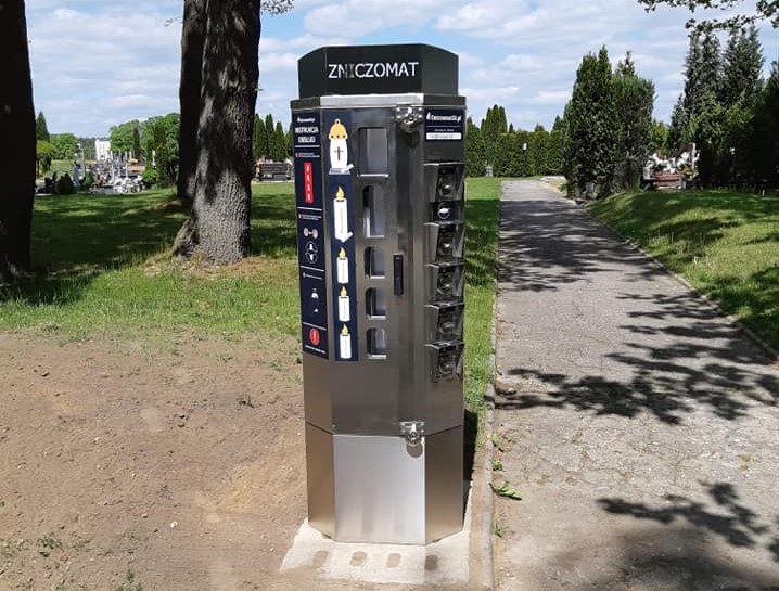 Zniczomat stanął na chocianowskim cmentarzu