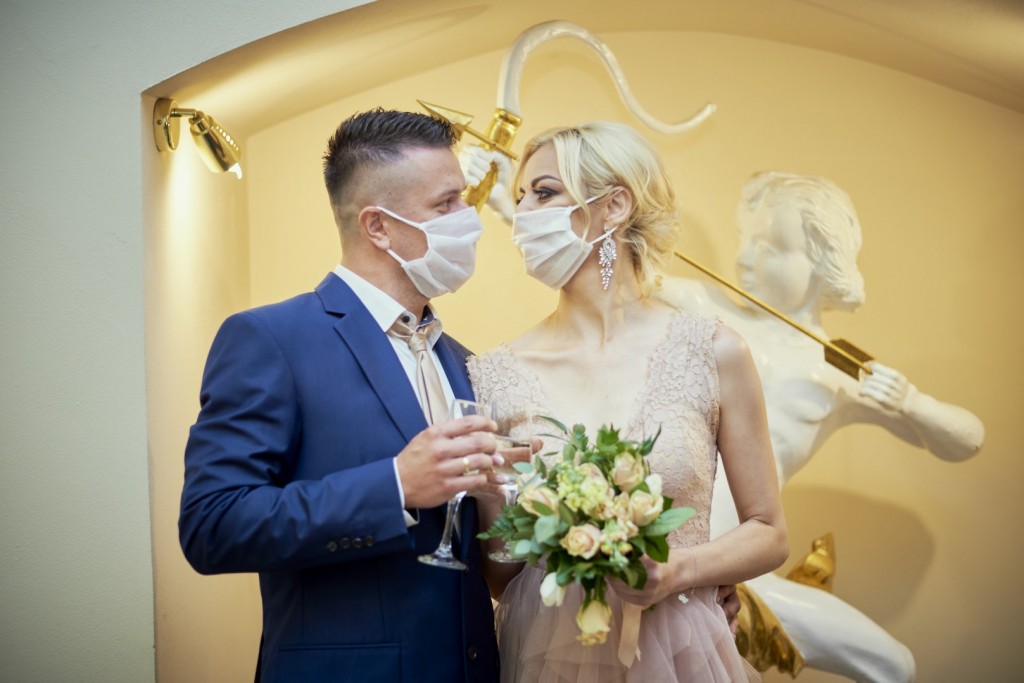 Niepowtarzalne śluby w czasie zarazy (FOTO)