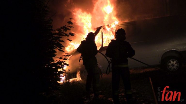 Trzy auta poszły z dymem (FOTO, WIDEO)