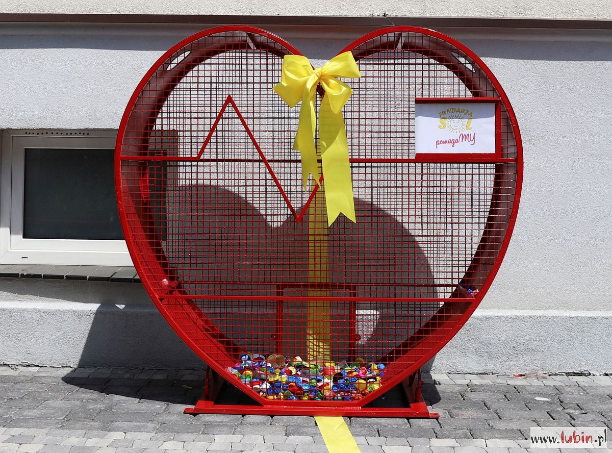 W Lubinie pojawiło się serce na nakrętki