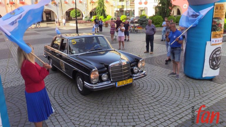 Jadą bez klimatyzacji, za to mają klimat! (FOTO, WIDEO)