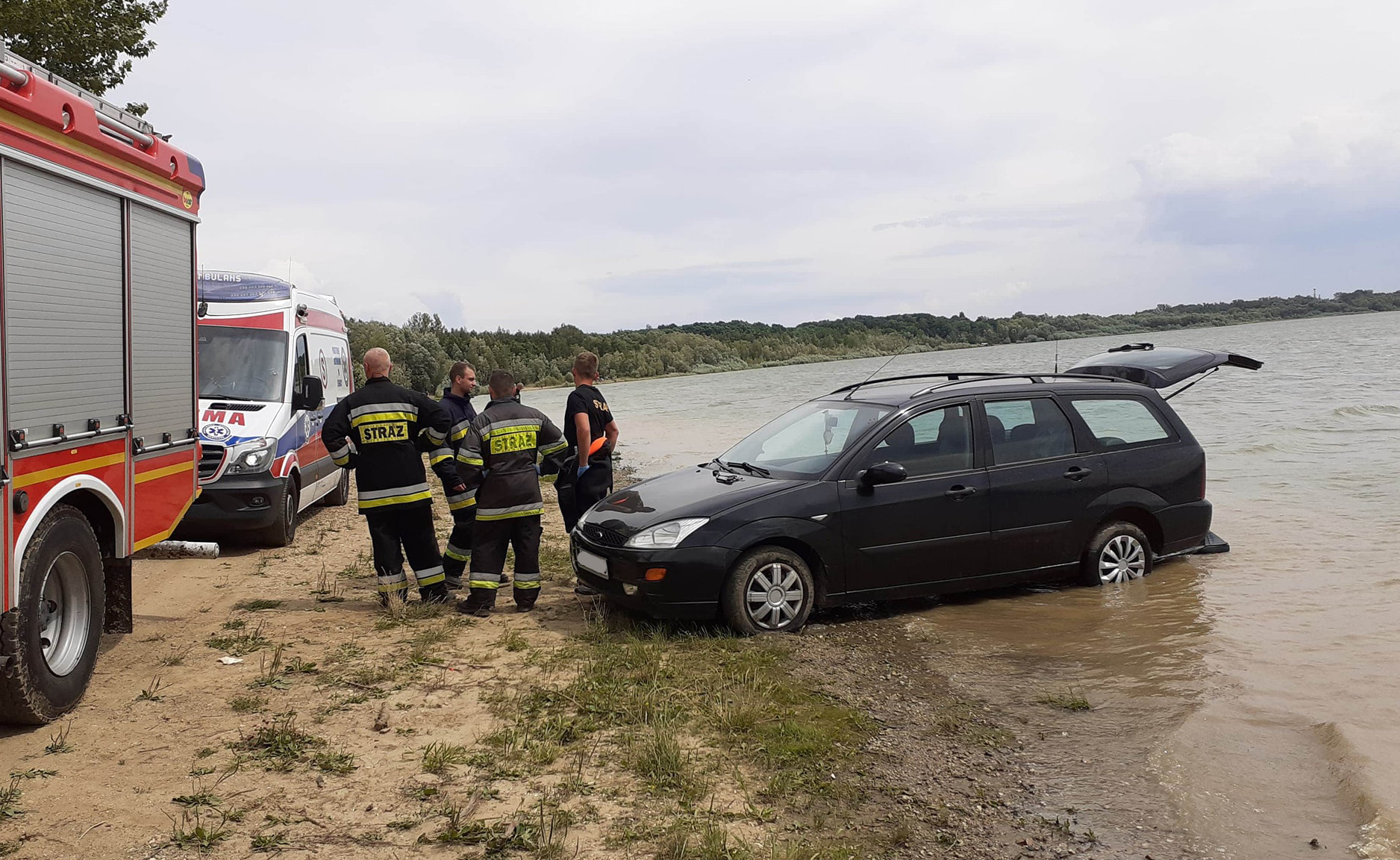 Auto przejechało kobietę… na plaży (FOTO, WIDEO)