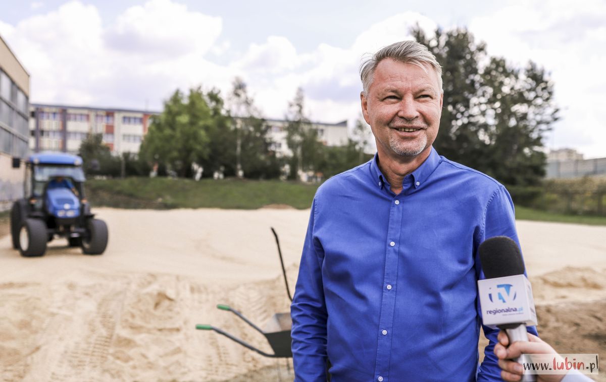 W Lubinie powstaje boisko do piłki ręcznej plażowej